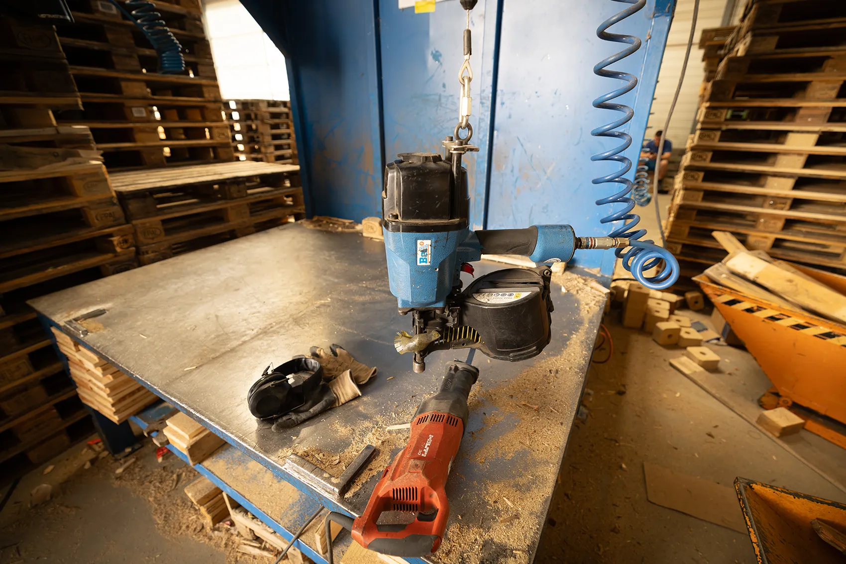 Palettenreparatur in der Werkstatt – fachgerechte Instandsetzung bei Paletten-Pool GmbH